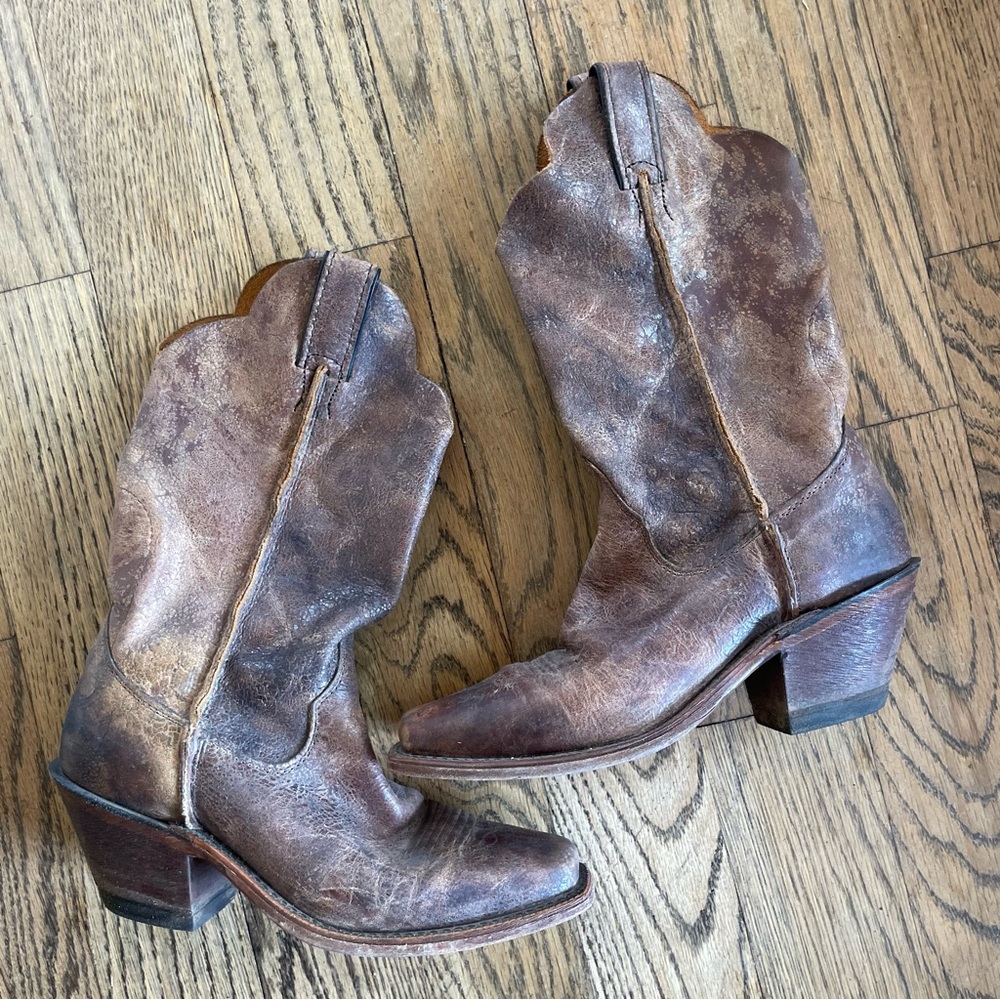 Justin Boots Brown Leather Cowboy Boots with Scallop top